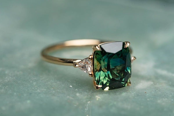 Vintage-Inspired Grøn Ædelsten Ring | Guld